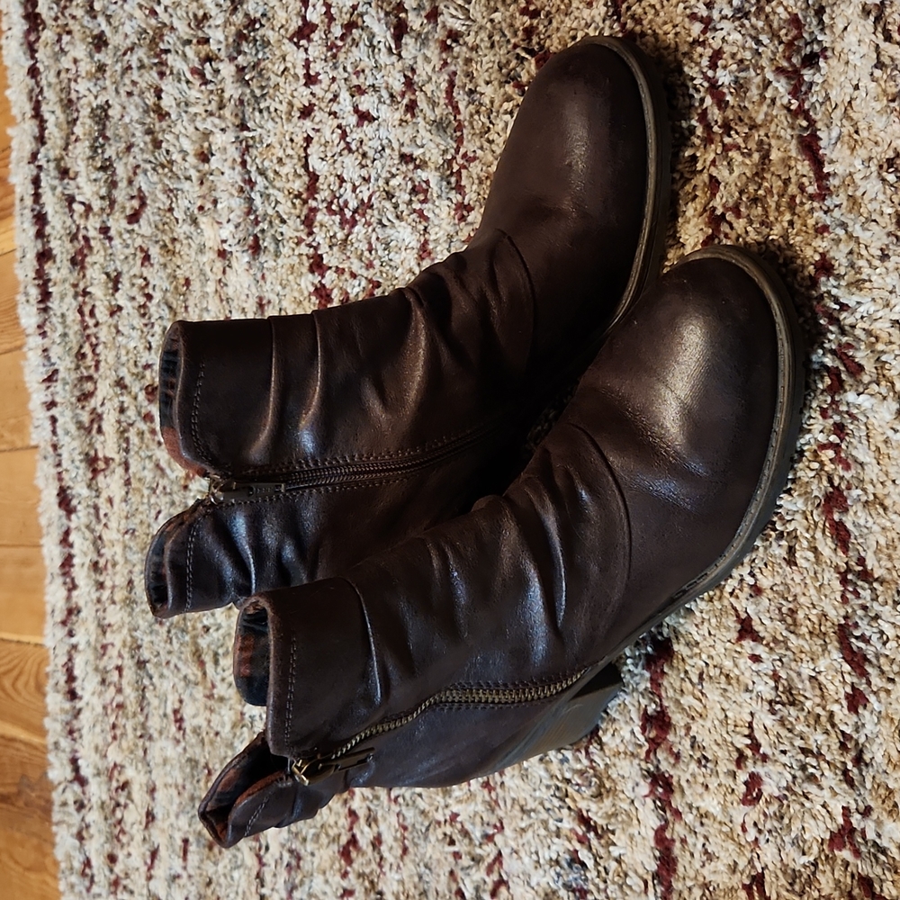 Baretraps womens Dixey boots brown size 9